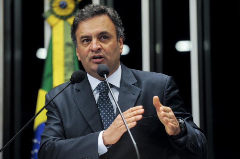 Senado mantém mandato de Aécio Neves