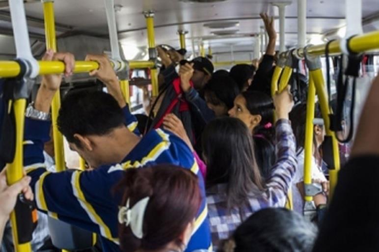 Comissão aprova propostas contra assédio sexual em transporte público