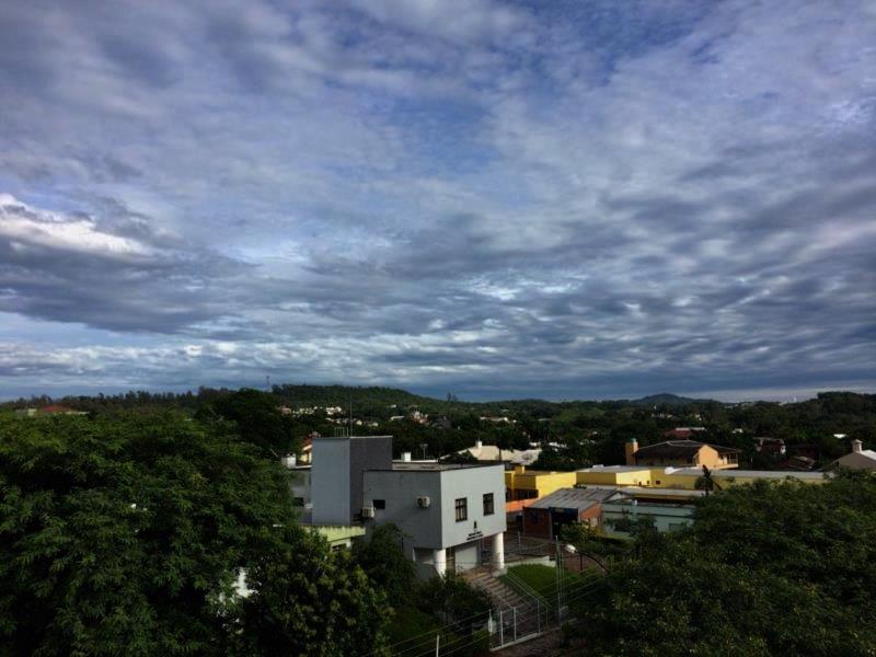 Nuvens carregadas se formam no Sul nesta terça