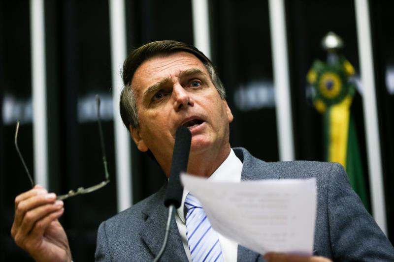 Bolsonaro aparece com 32% das intenções de voto segundo pesquisa do Datafolha