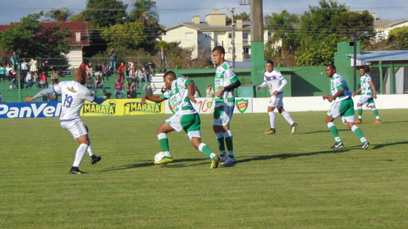 Belvedere vence e fica a um empate do título da Copa Cidade