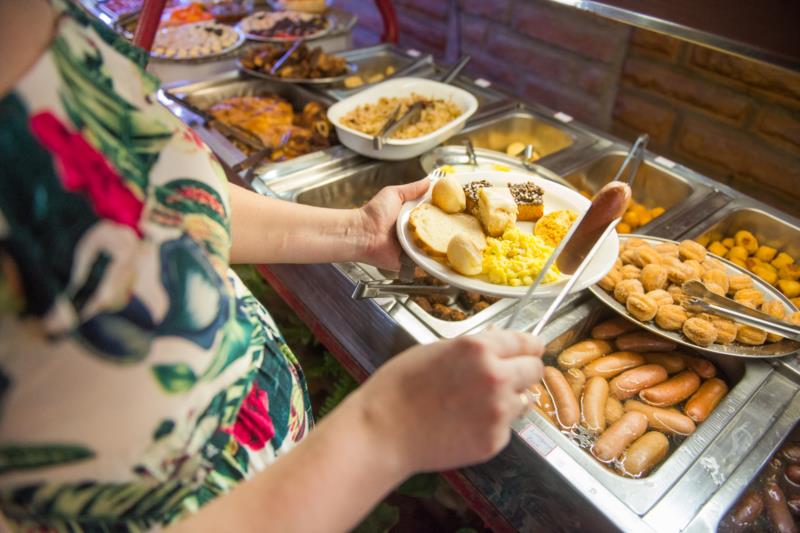 Vídeo: café colonial evidencia o sabor germânico na Festa da Alegria