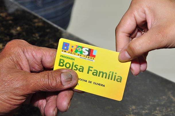 País tem 870 mil benefícios do Bolsa Família suspeitos de irregularidades