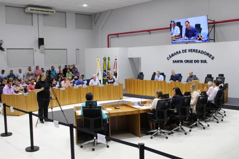 Nove projetos ingressam na pauta nesta segunda