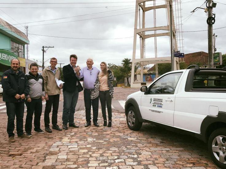 Cisvale entrega veículo do Susaf para os municípios de Vera Cruz, Vale do Sol e Candelária