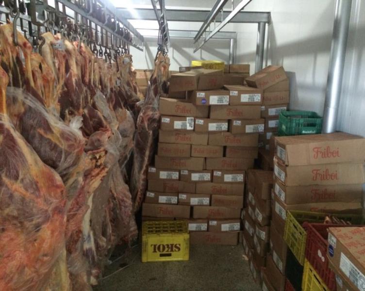 Quadrilha especializada com suspeitos do RS e SC é presa e 27 toneladas de carne são apreendidas