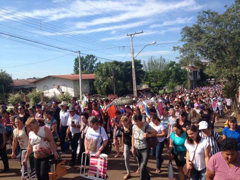 Dia de homenagem à mulher rural e ato contra a reforma