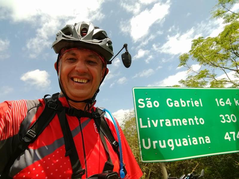 Professor da Unisc lança livro sobre viagem de bicicleta até o Chile