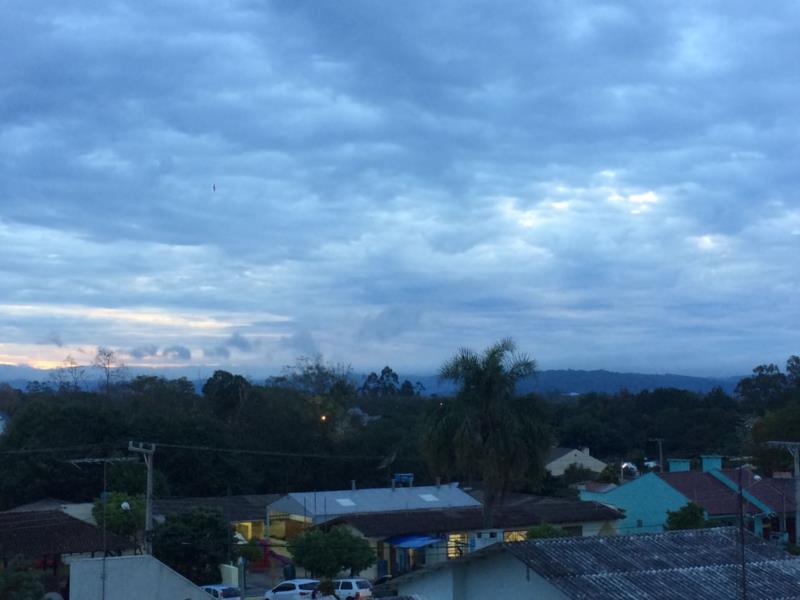 Chuva forte e temporais chegam ao Estado