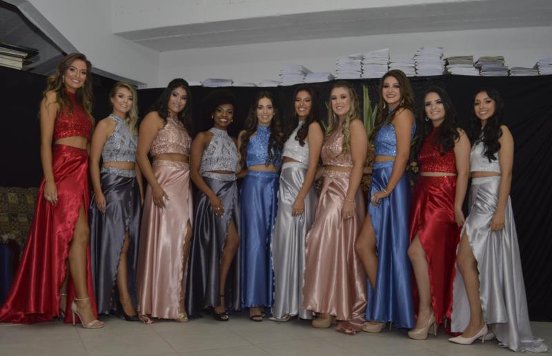 Veja com quais vestidos as candidatas desfilaram