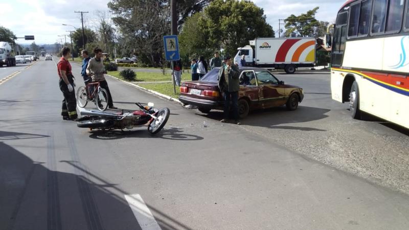 Homem fica ferido em acidente no trevo do Bairro Coronel Brito