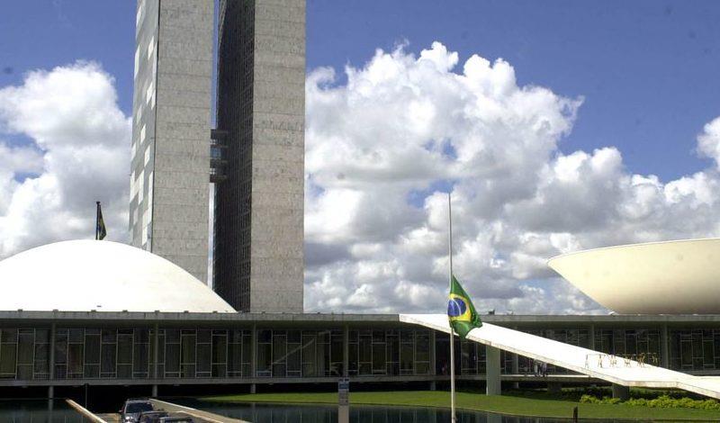 54 senadores tomam posse em 1º de fevereiro