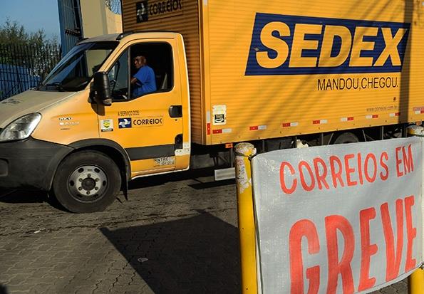 Trabalhadores dos Correios entram em greve por tempo indeterminado