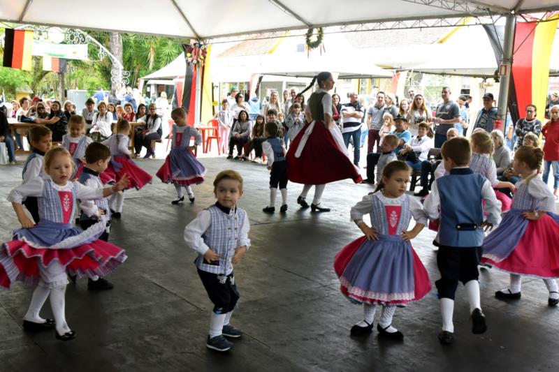 Música e diversão esperam os visitantes da Oktoberfest nesta sexta-feira