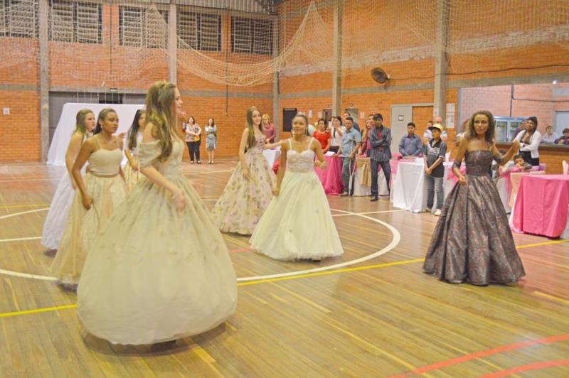 Baile de Debutantes chega a 3ª edição