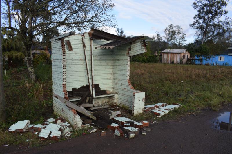 Vandalismo em patrimônio público chama atenção em Vale do Sol