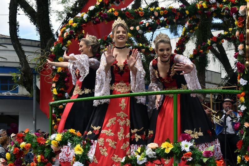 Desfile Temático vai abrilhantar último domingo