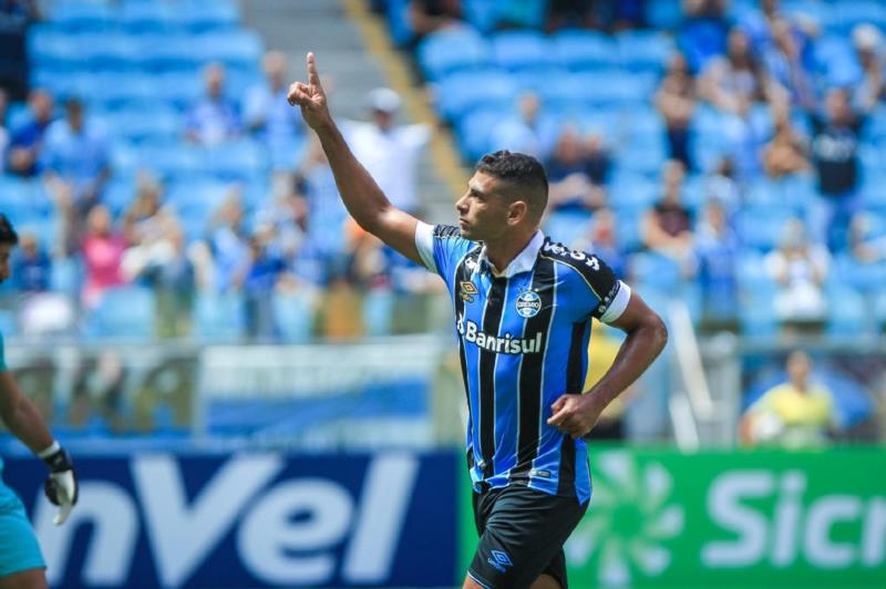 Atacante do Grêmio testa positivo para coronavírus