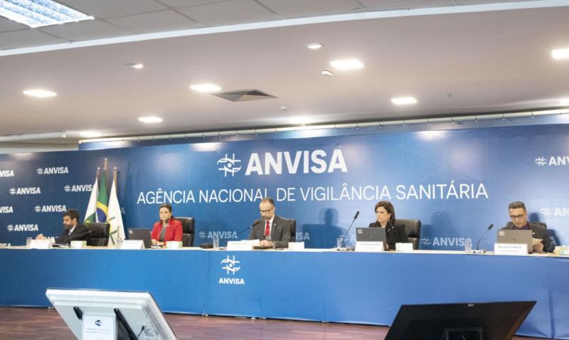 Anvisa aprova uso emergencial das vacinas de Oxford e CoronaVac