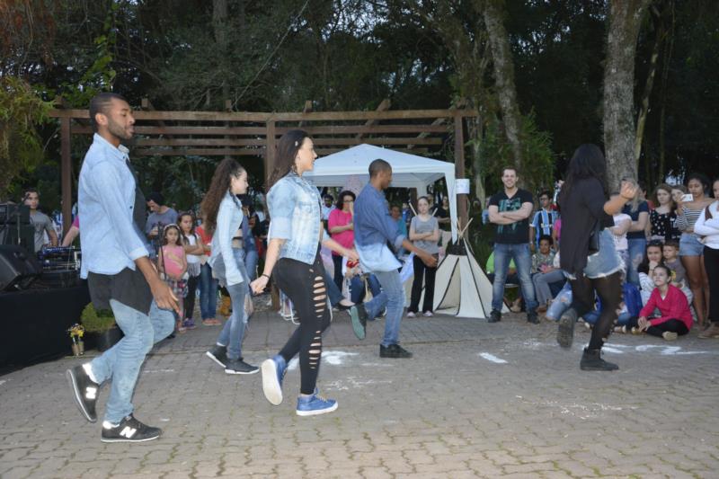 Dança dá ritmo às férias em Vera Cruz