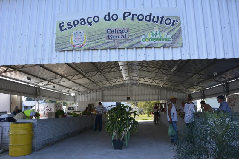 Feira mensal estimula o comércio de peixes