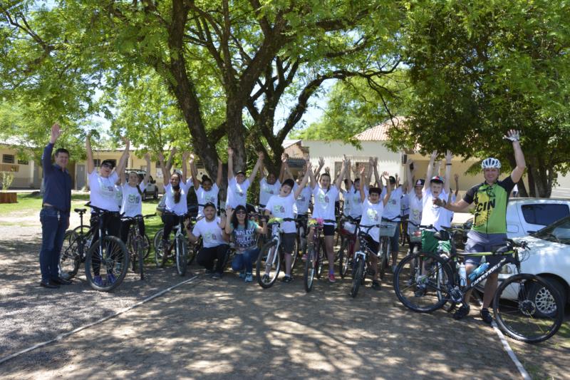 Passeio ciclístico instiga estudantes do Projeto Despertar