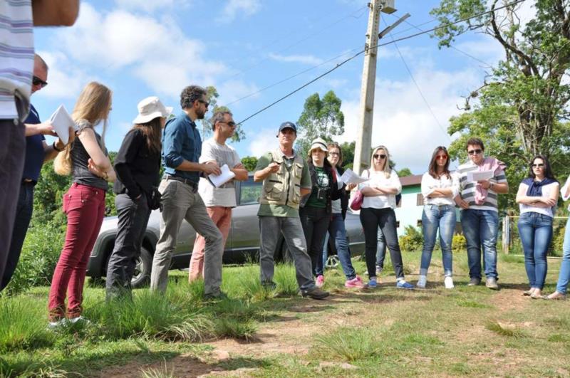 Protetor das Águas recebe visita de franceses