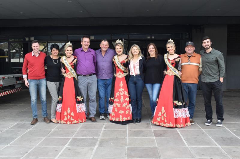 Emoção na despedida do trio da 34ª Oktoberfest