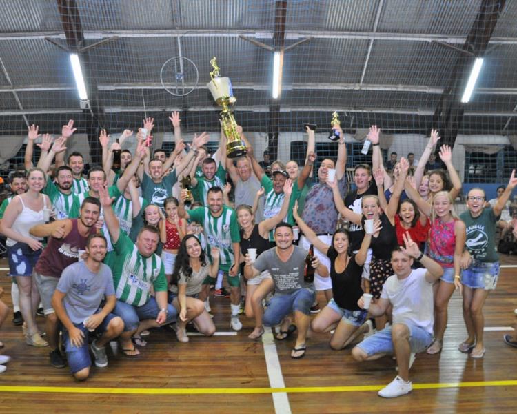 Kaimana conquista o Campeonato de Verão