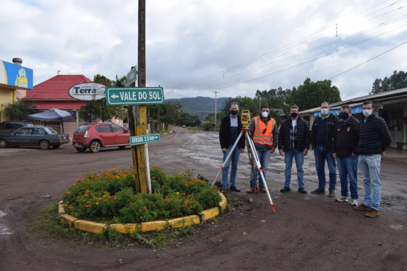 Começa pavimentação asfáltica em Formosa