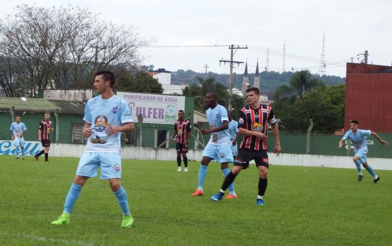 Dois jogos abrem as quartas de final do Regional neste sábado