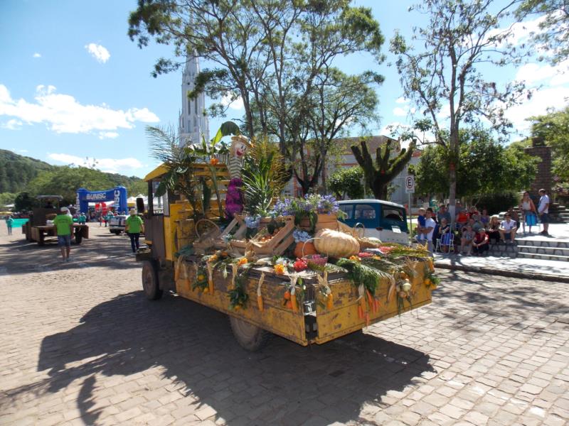 Desfile de Moda e Desfile Temático estão confirmados