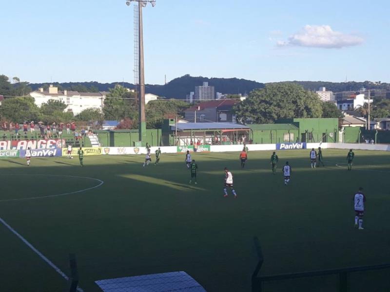 Avenida vence Caxias pelo Campeonato Gaúcho