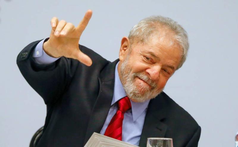 Pesquisa Datafolha aponta liderança de Lula na corrida presidencial mesmo após condenação