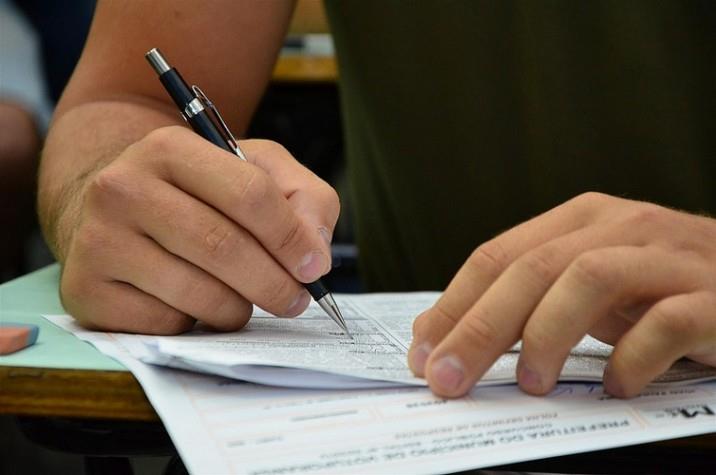 Mais de 1,5 milhão de candidatos do Enem ainda não sabem onde farão as provas