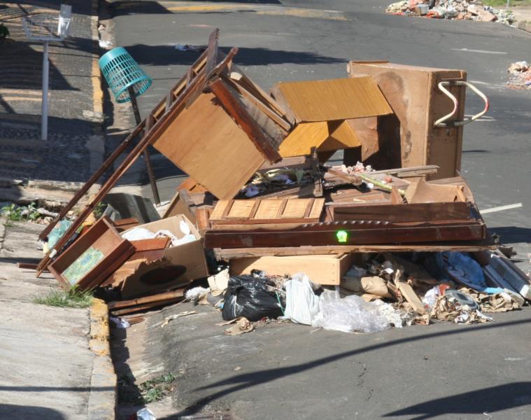 Mutirão realiza limpeza no Bairro Battisti na quinta-feira