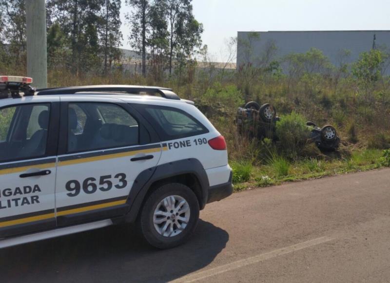 Após furtar carro, homem sofre acidente