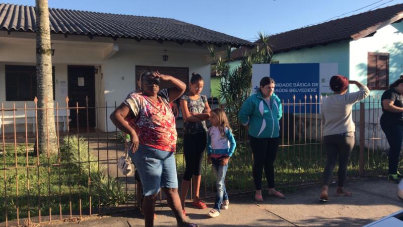 Moradores protestam e bloqueiam entrada de UBS no Bairro Belvedere