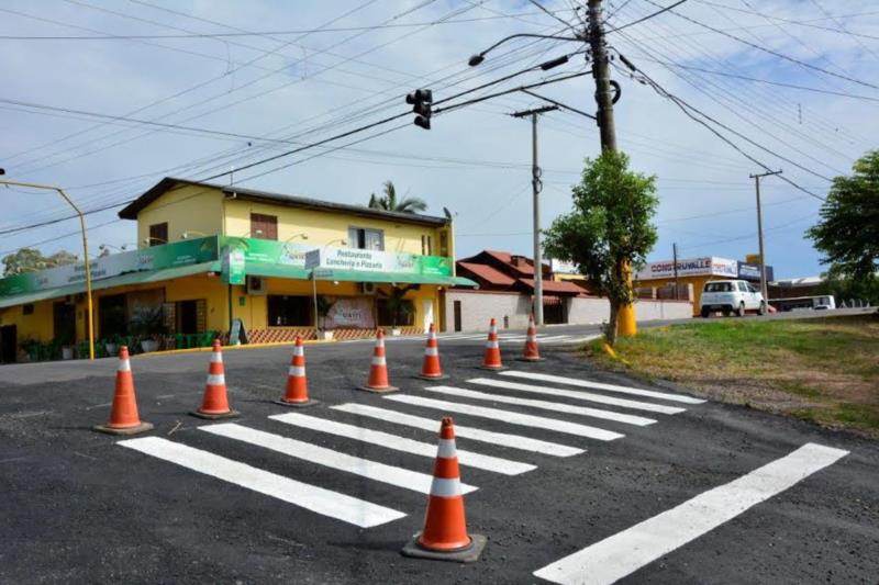 Faixas de segurança do Bairro Esmeralda são repintadas