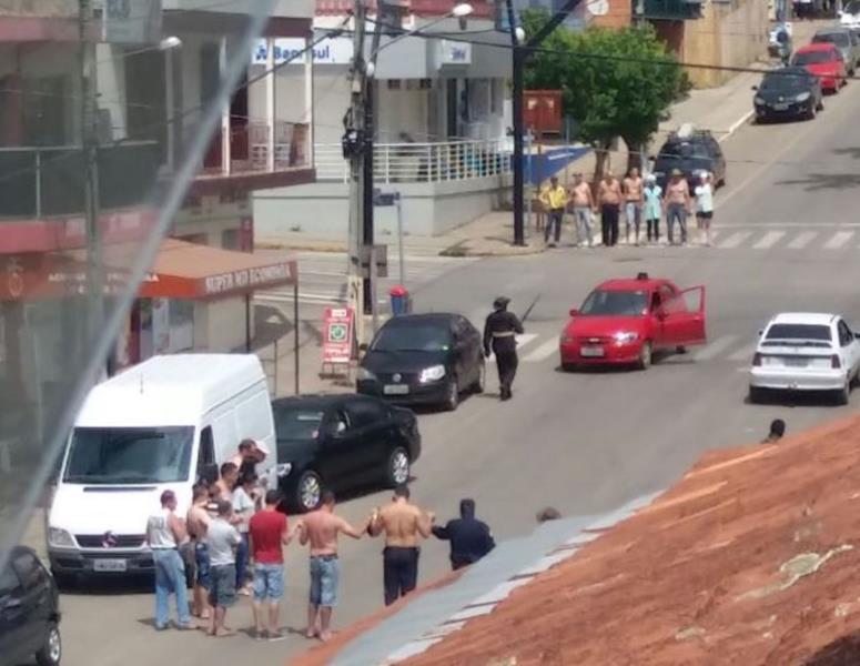 Com escudo humano, bandidos assaltam três bancos em Fontoura Xavier