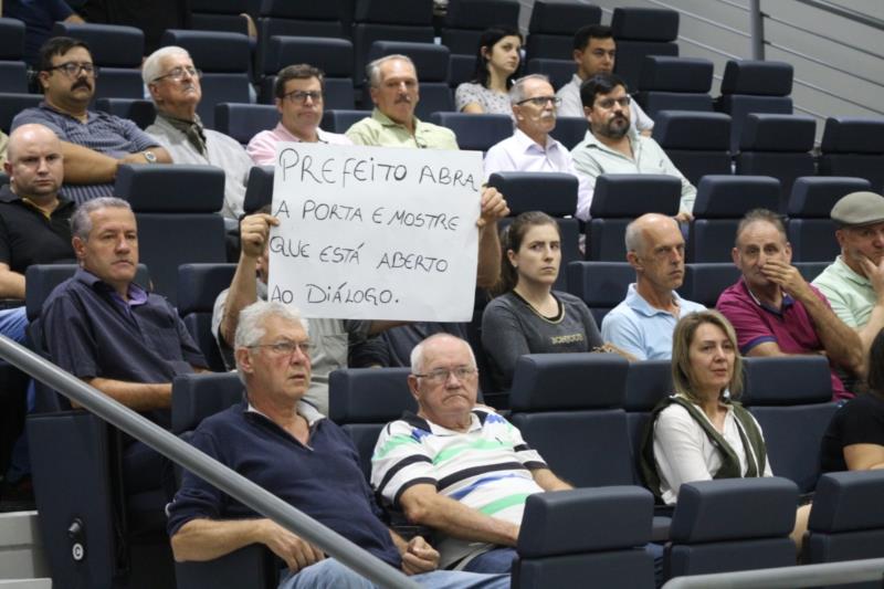 Moradores do Ana Nery e Arroio Grande protestam contra intervenções no bairro