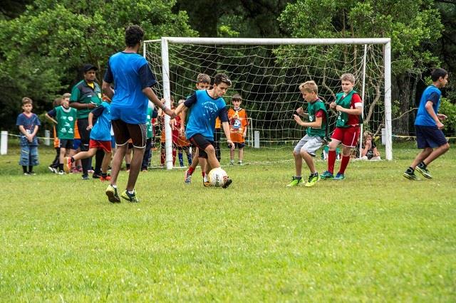 Craques da bola reúne mais de 800 crianças e adolescentes na AABB