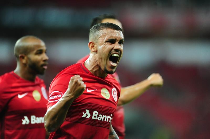 Inter goleia São José no Beira-Rio