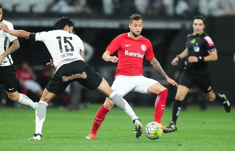 Com pênalti polêmico, Inter perde em São Paulo e vê rebaixamento mais perto