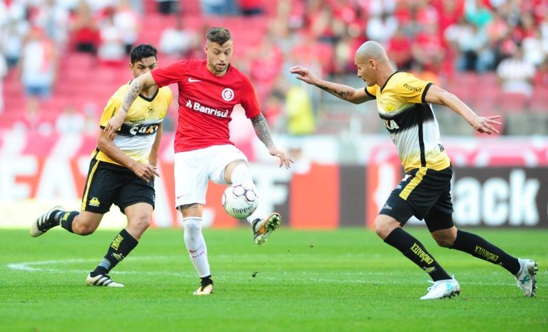 Inter volta a jogar mal no Beira-Rio e empata com o Criciúma