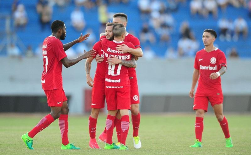 Inter goleia Londrina por 3 a 0