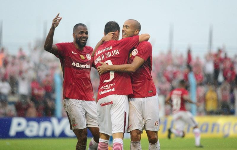 Inter goleia o Novo Hamburgo por 3 a 0 no Estádio do Vale