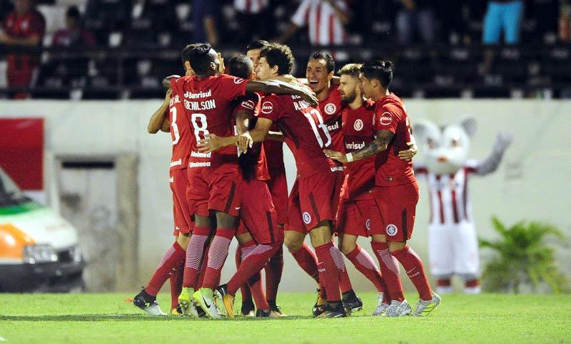 Inter vence Náutico por 1 a 0 e reassume a liderança