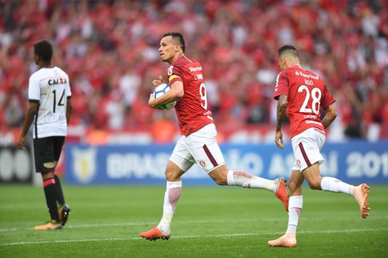 De virada, Inter bate Vitória no Beira-Rio