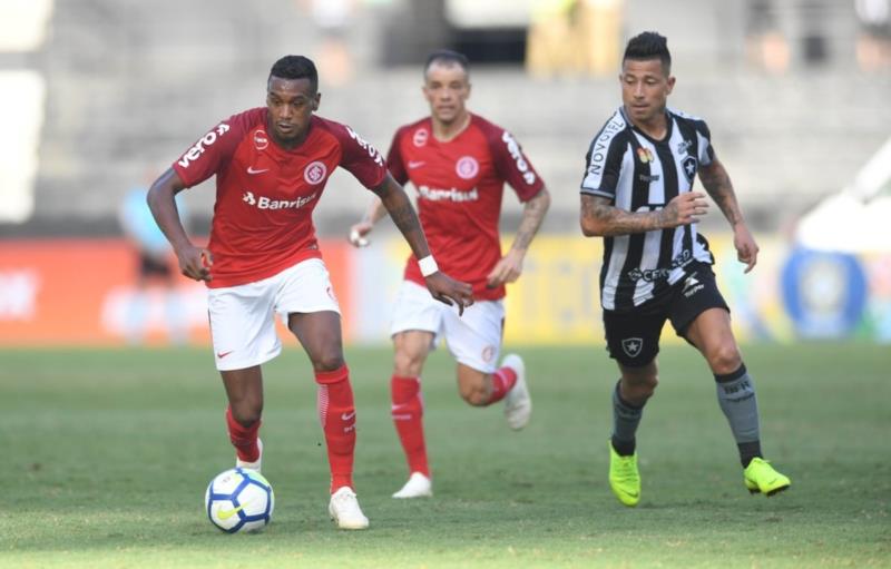 Inter é superado pelo Botafogo no Rio de Janeiro